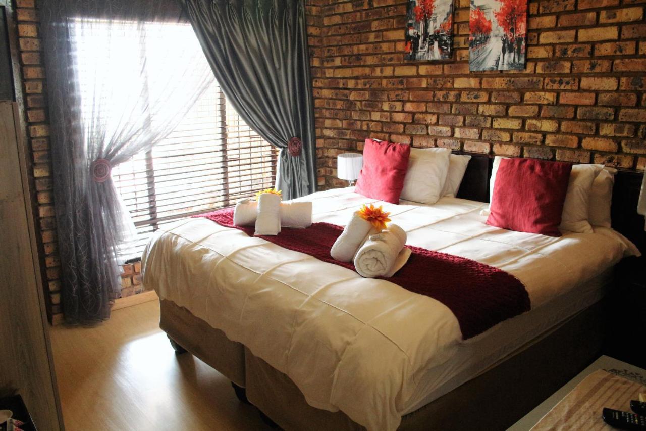 Belle Vue Guesthouse Hartbeespoort Exterior photo